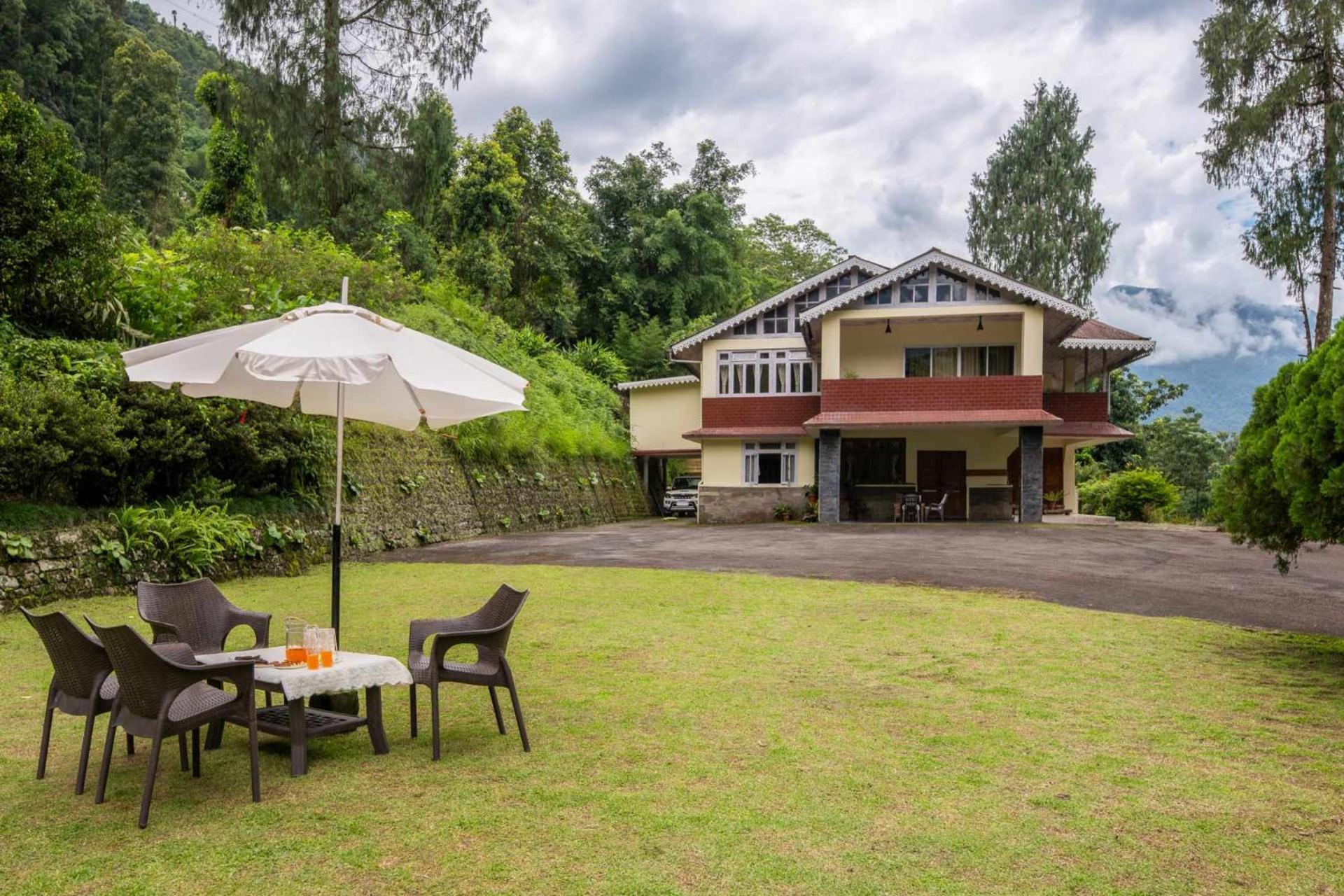La Ipsing Farm By Stayvista - 3 Bhk Villa With Balcony, Mountain View, Indoor Games, And Pet Friendly Samdong Dış mekan fotoğraf